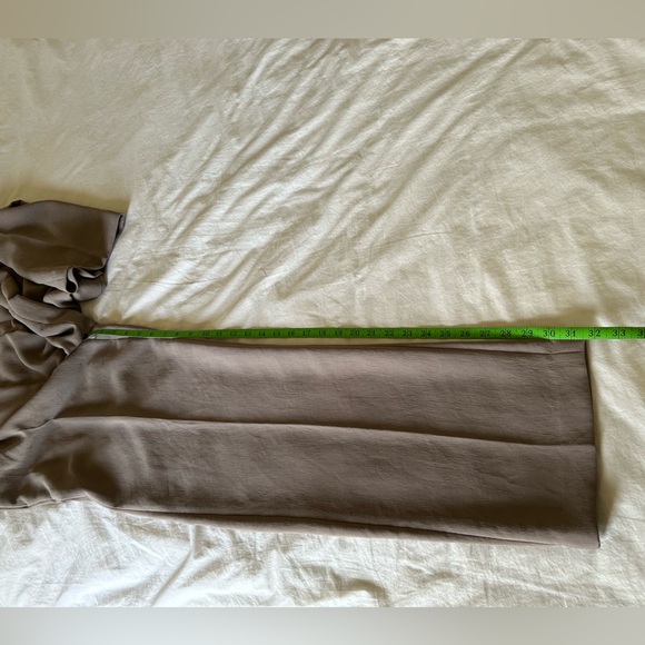 NWT Aritzia The Effortless Pant Size 6 in Taupe - Picture 8 of 12